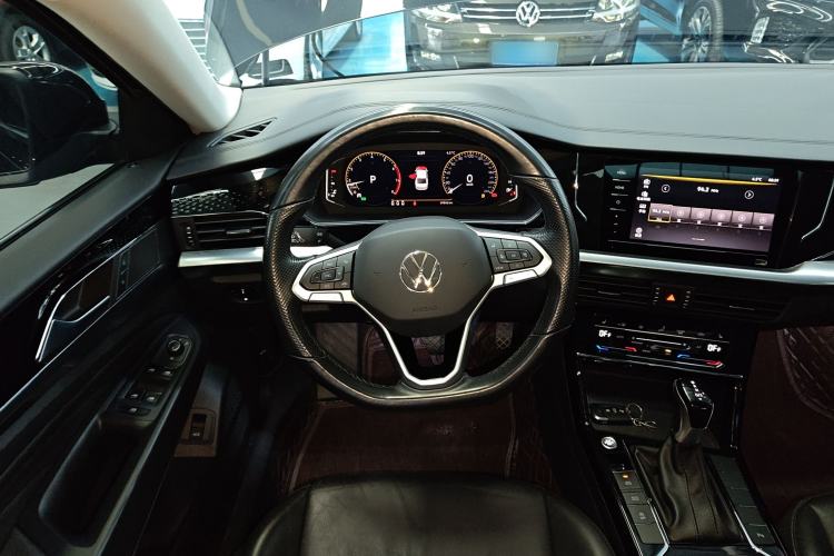 Used Volkswagen Passat 2022 330TSI Elite Edition Custom Version
