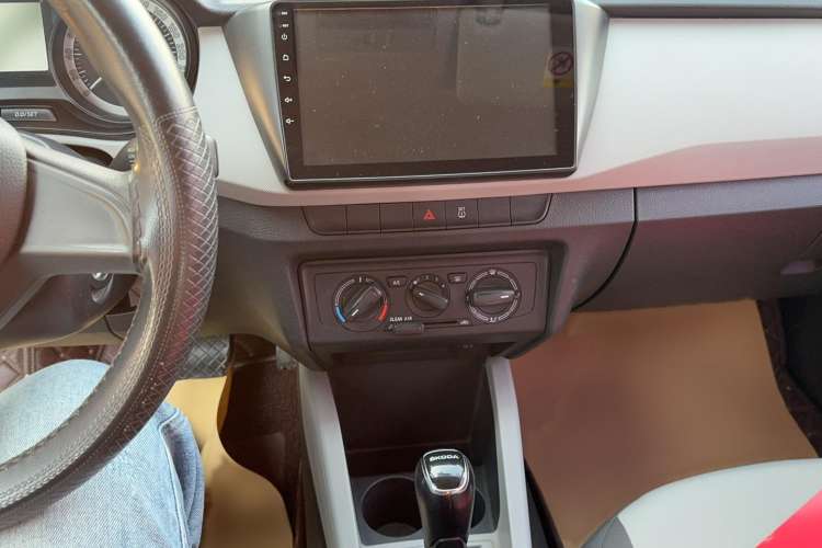 Used Skoda Fabia 2016 1.4L Automatic Car Enjoy Edition