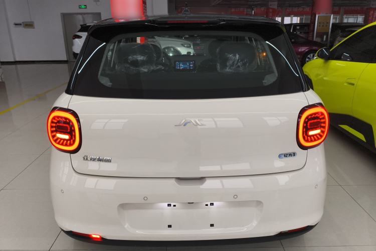 Used  3 2025 330km Freedom Edition