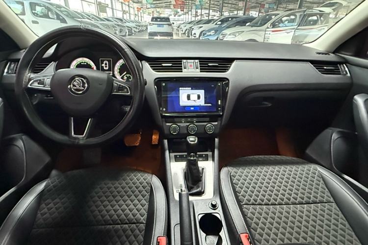 Used Skoda Octavia 2019 1.5L Automatic Smart Drive Luxury Edition China VI Standard
