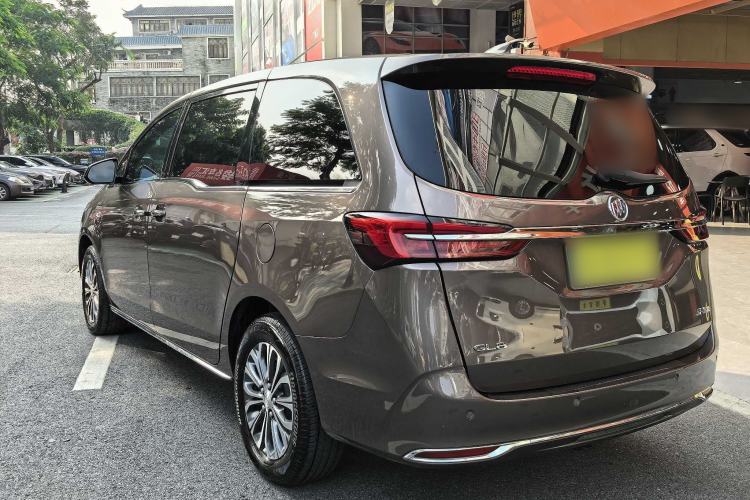 Used Buick GL8 2023 Facelifted Land Cruiser Executive Luxury Version
