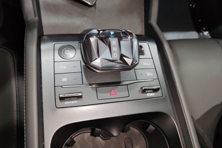 Used BYD Qin L 2025 DM-i Smart Drive 120KM Superior Model
