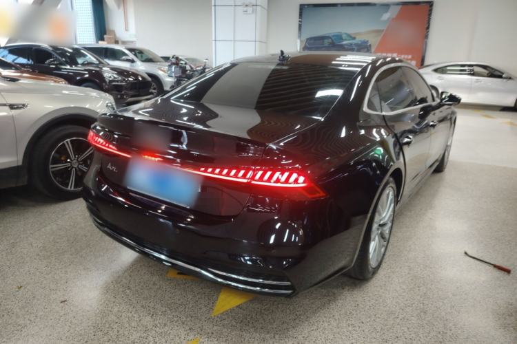 Used Audi A7L 2024 45TFSI S-line Dream-Building Edition Flow Crystal Package
