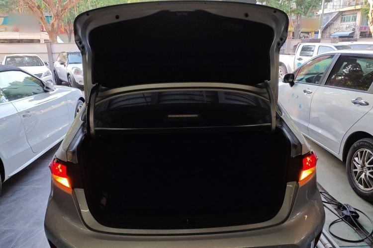 Used Toyota Levin 2019 185T CVT Luxury Edition China VI Standard
