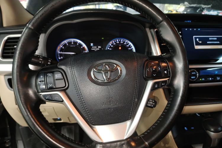 Used Toyota Highlander 2018 2.0T Two-Wheel Drive Luxury Edition 7 Seats China VI Standard
