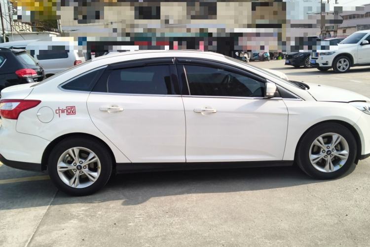 Used Ford Focus 2012 Sedan 1.6L Manual Fashion Edition
