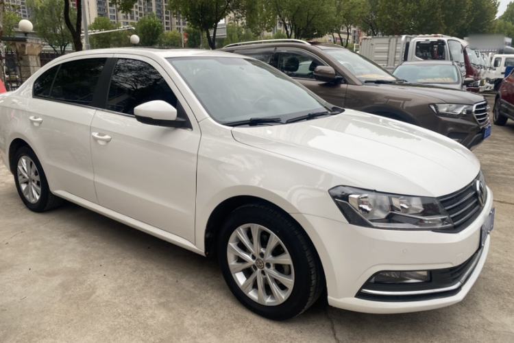 Used Volkswagen Lavida 2017 1.6L Automatic Comfort Edition
