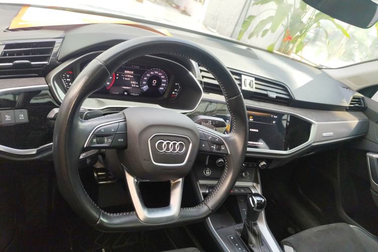 Used Audi Q3 2021 40 TFSI Fashion Dynamic Model
