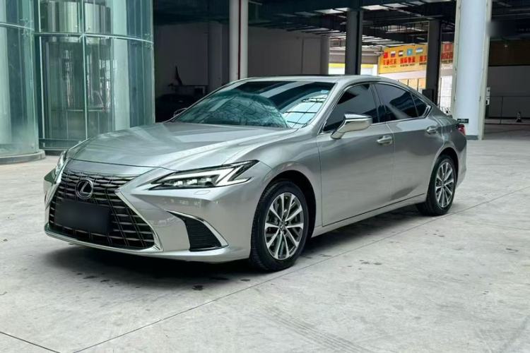 Used Lexus ES 2025 300h Deluxe Edition