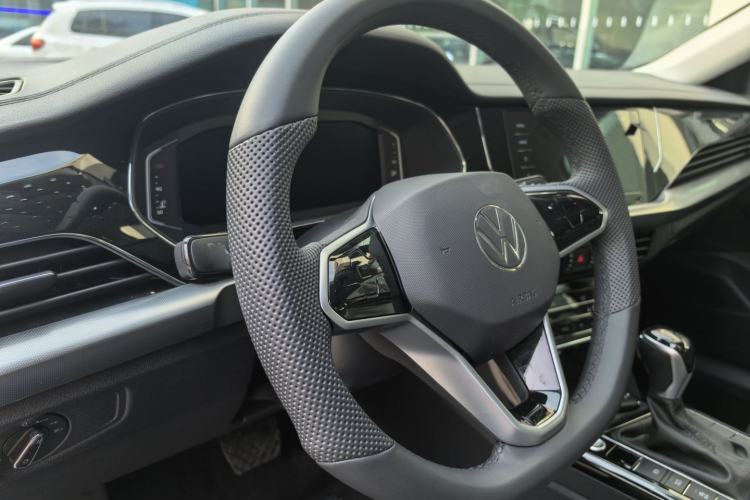 Used Volkswagen Passat 2024 380TSI Dragon Edition
