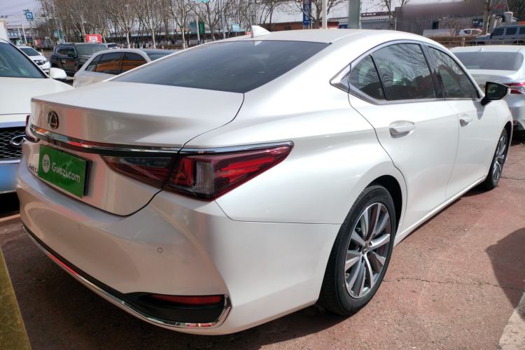 Used Lexus ES 2020 200 Excellence Edition
