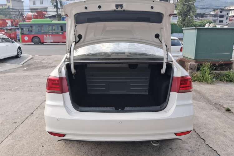 Used Volkswagen Santana 2016 1.6L Automatic Comfort Edition
