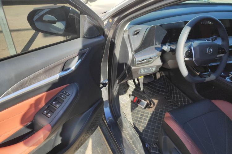 Used Changan Eado 2024 PLUS Blue Whale NE 1.4T GDI DCT High-Energy Edition
