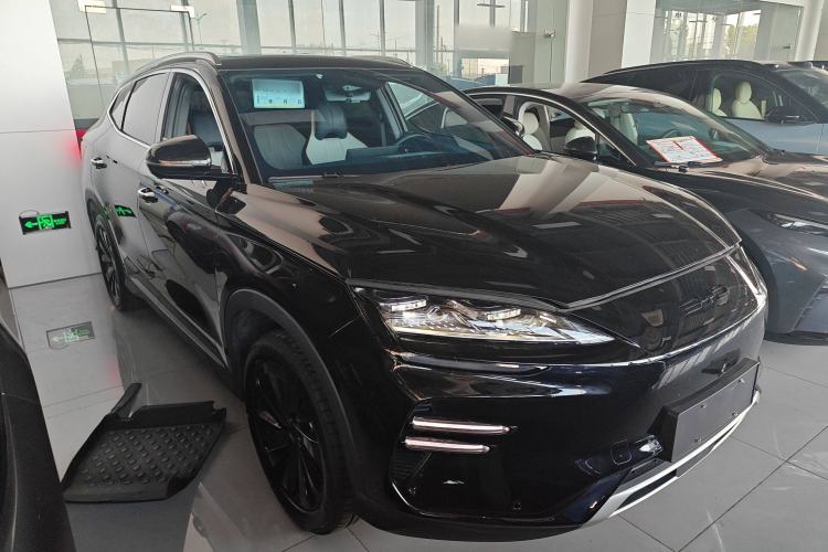 Used BYD Song PLUS New Energy 2023 Champion Edition EV 520KM Prestige Model
