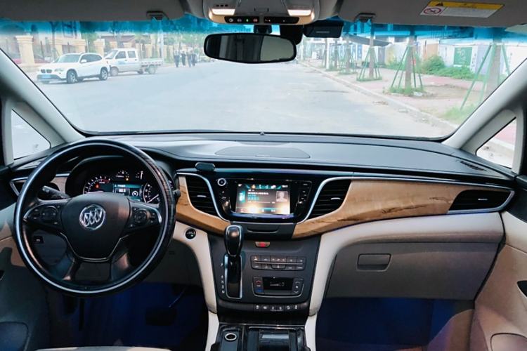 Used Buick GL8 2017 ES 28T Comfort Model China V Standard
