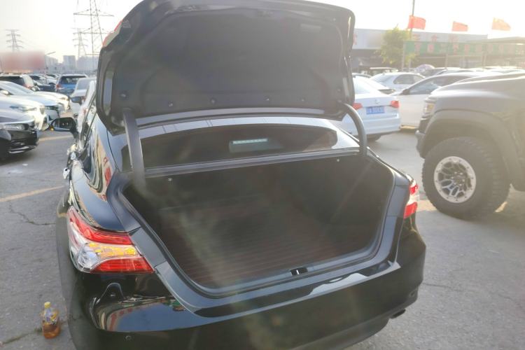 Used Toyota Camry 2021 2.0G Luxury Edition
