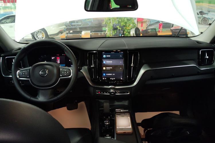 Used Volvo XC60 2022 B5 4x4 Zhiyi Luxury Edition
