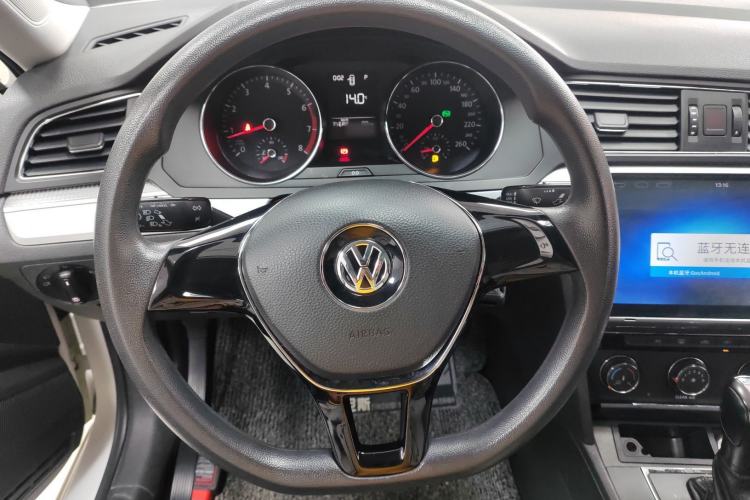 Used Volkswagen Lamando 2015 230TSI DSG Fashion Edition
