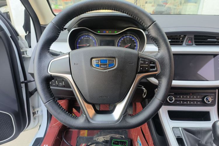 Used Geely Auto Vision 2019 Upgraded Model 1.5L Manual Luxury Version China VI Standard