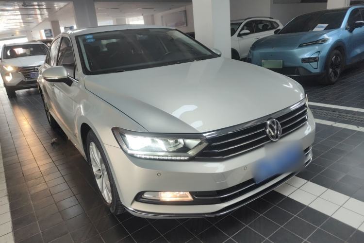 Used Volkswagen Magotan 2017 330TSI DSG Luxury Model
