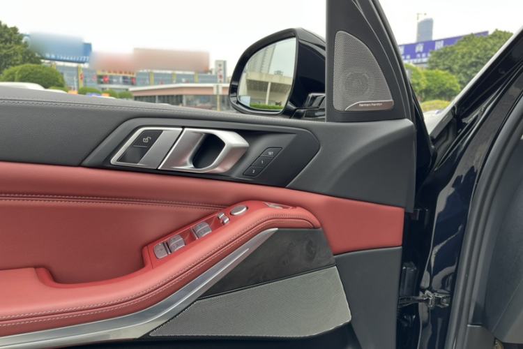 Used BMW X5 2022 Restyled xDrive 30Li Luxury Version M Sport Package
