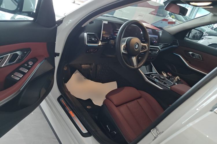 Used BMW i3 2024 eDrive 35 L
