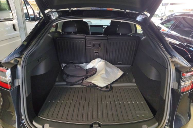 Used Tesla Model Y 2024 Rear-Wheel-Drive Version
