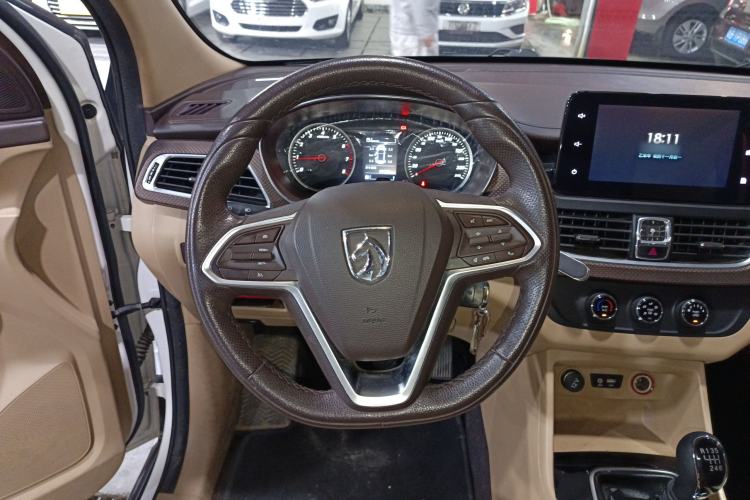 Used Baojun 730 2017 1.5T Manual Fashion Version 7 Seats China V Emission Standard