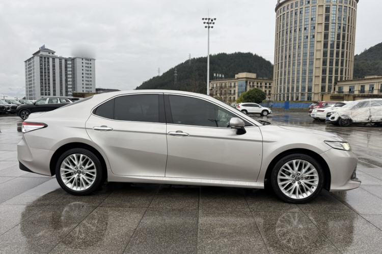 Used Toyota Camry 2019 2.5G Luxury Edition China VI Standard
