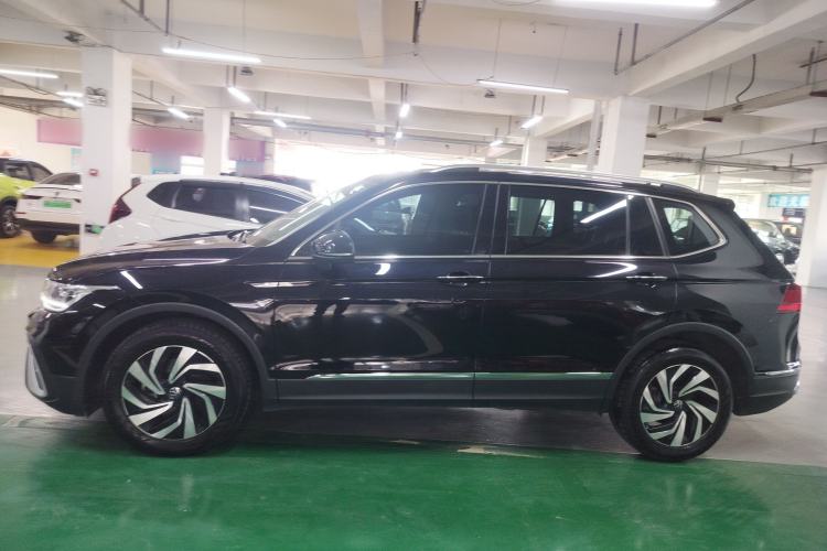 Used Volkswagen Tiguan L 2023 Revised Version 330TSI Automatic Two-Wheel Drive Smart Enjoyment Edition