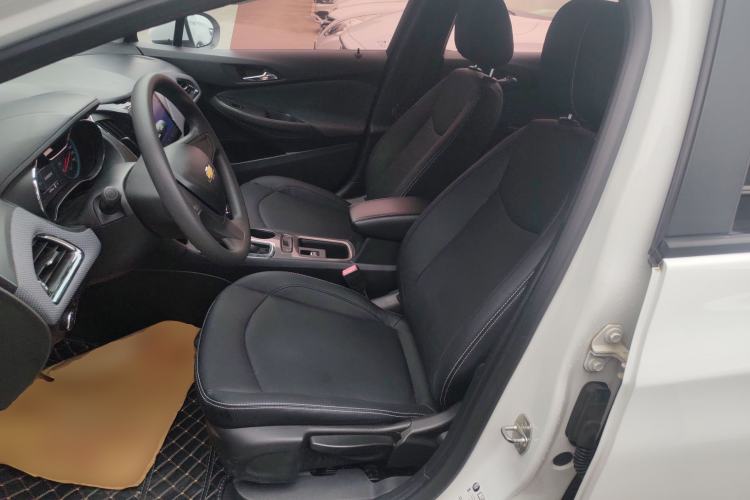 Used Chevrolet Cruze 2018 320 Automatic Pioneer Sunroof Edition
