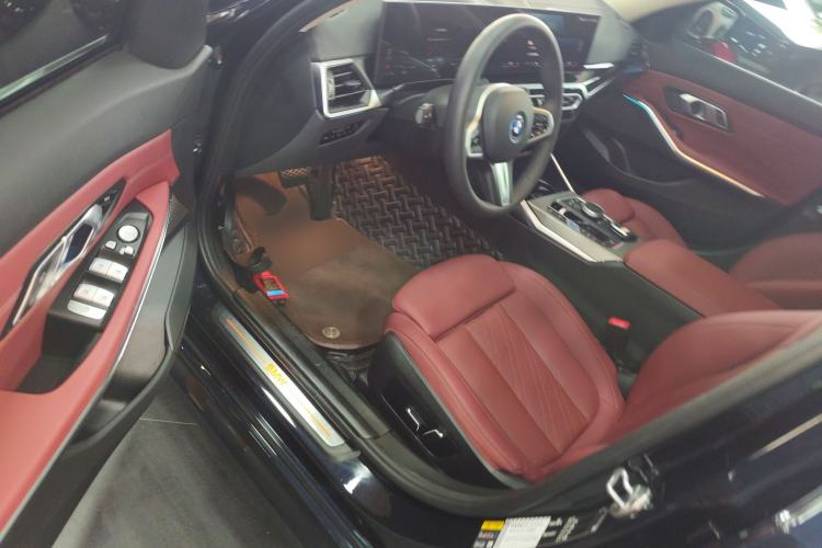 Used BMW i3 2024 eDrive 35 L
