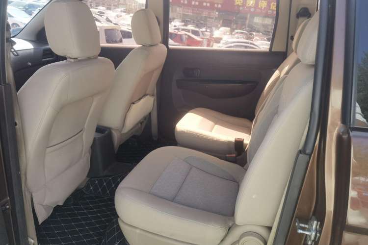 Used Wuling Hongguang 2014 1.5L S Standard Version
