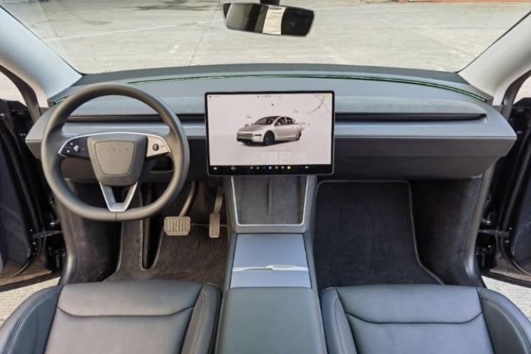 Used Tesla Model Y 2025 Rear-Wheel-Drive Version
