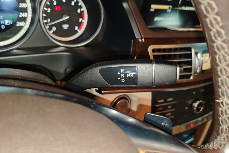 Used Mercedes-Benz E-Class 2015 Facelift E 200 L
