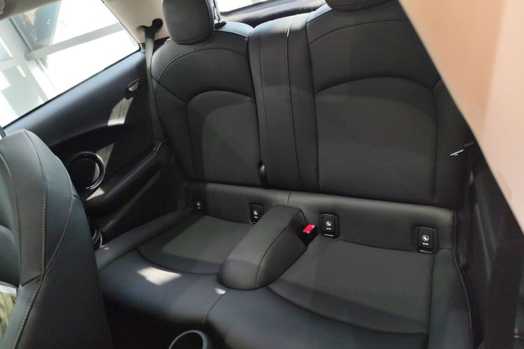 Used  MINI 2019 1.5T COOPER Classic Edition
