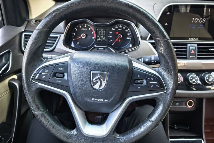 Used Baojun 310W 2017 1.5L Manual Fashion Model China V
