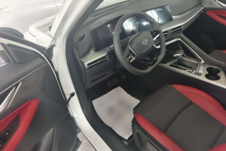 Used Changan CS35PLUS 2023 Enjoy Edition 1.4T DCT Luxury Model
