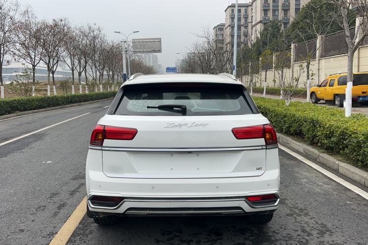 Used Zotye Domy X7 2017 1.8T Manual Luxury Model
