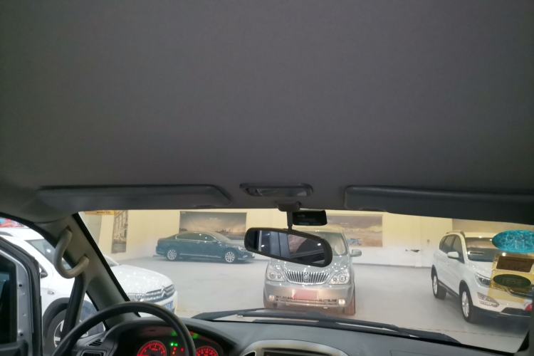 Used FORTHING Lingzhi 2015 M3 1.6L 7-Seater Standard Model
