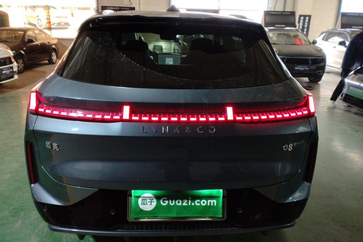 Used Lynk & Co 08 EM-P 2025 220 km All-Wheel-Drive Performance Halo
