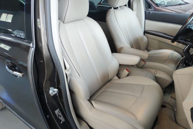 Used Buick GL8 2021 Land Cruiser Executive Class 652T Luxury Model
