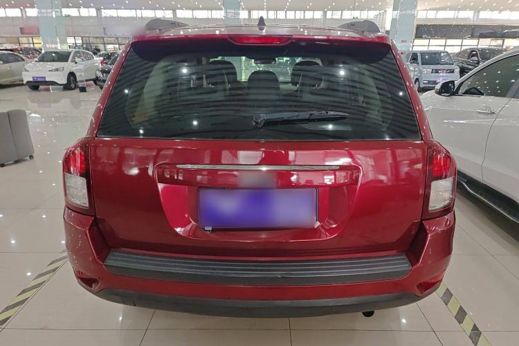 Used  Compass 2014 Revised Version 2.0L Two-Wheel Drive Entry-Level Edition
