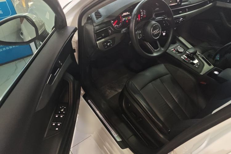 Used Audi A4L 2018 30th Anniversary Edition 40 TFSI Trendy Model
