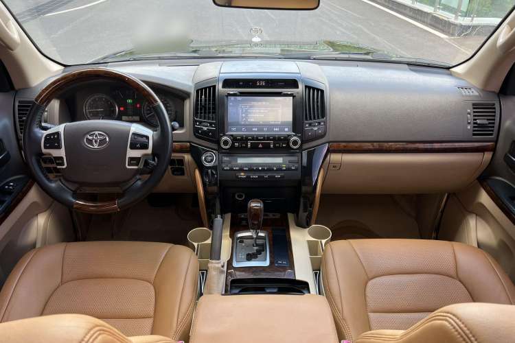 Used Toyota Land Cruiser 2014 4.0L Automatic Parallel Import Version
