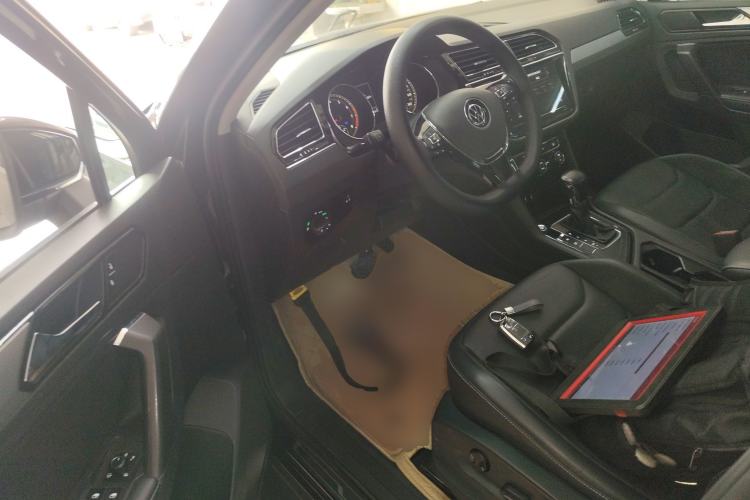 Used Volkswagen Tiguan L 2021 280TSI Automatic Two-Wheel Drive Smart Edition
