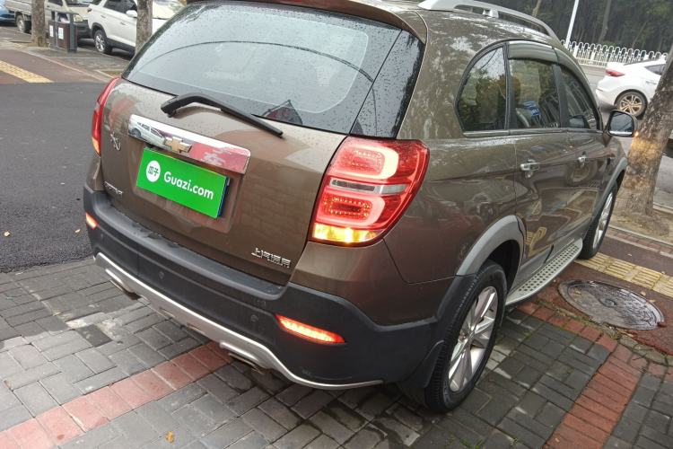 Used Chevrolet Captiva 2015 2.4L 4x4 Flagship Edition 7-Seater