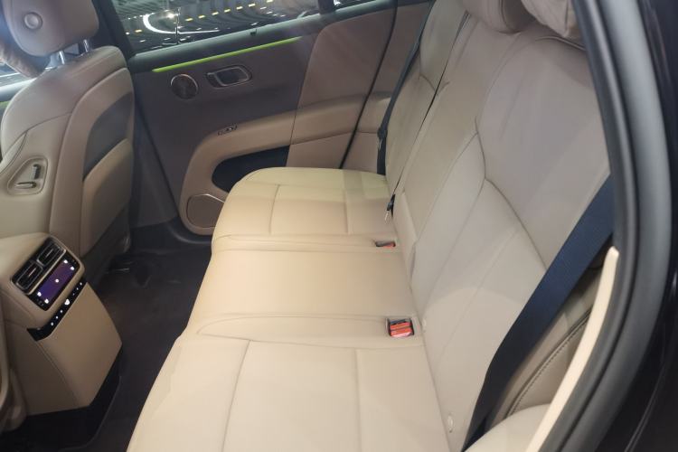 Used Li Auto Li Auto i6 2025 Model Two-Wheel-Drive Standard Type
