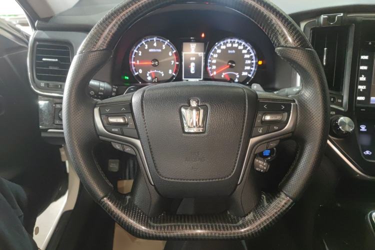 Used Toyota Crown 2018 2.0T Fashion Edition
