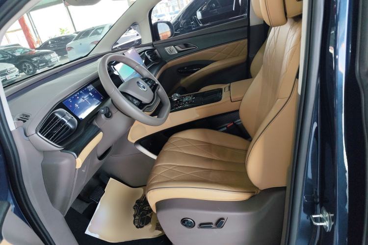 Used Denza D9 2022 DM-i 970 Four-Wheel Drive Flagship Model